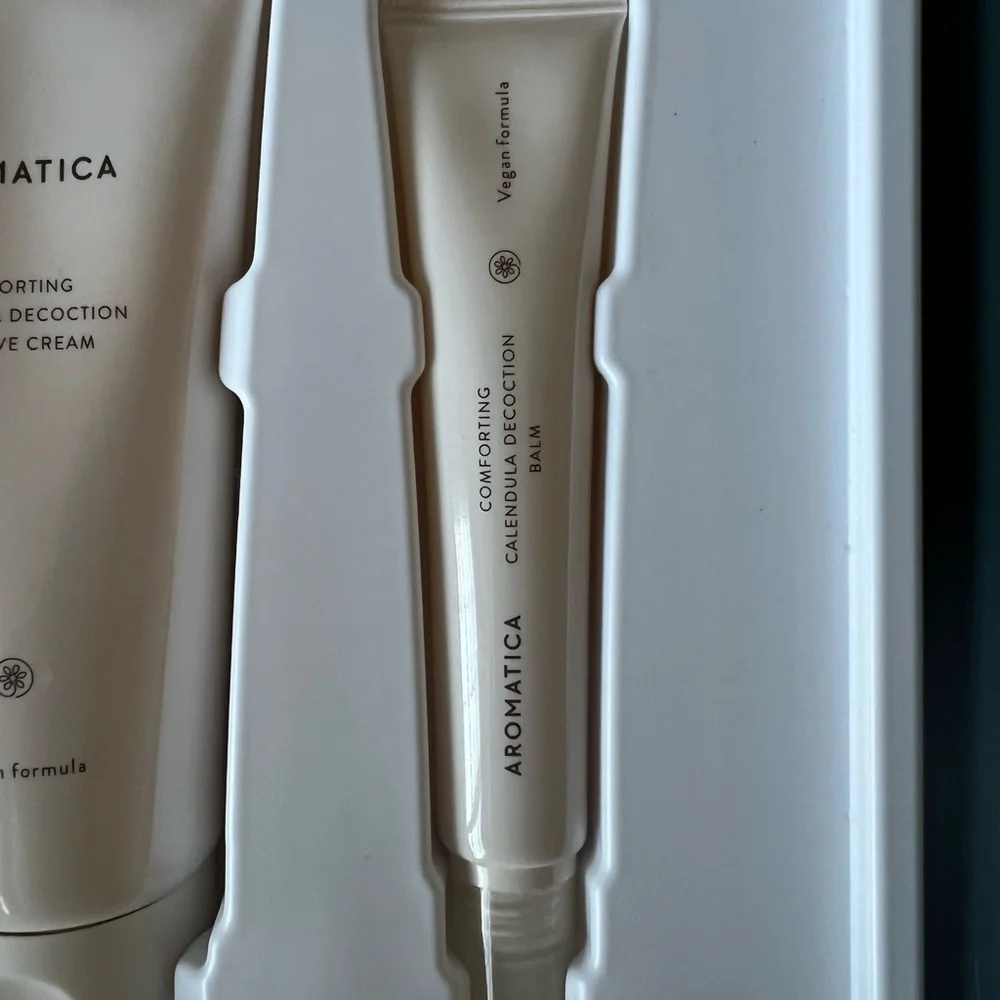Aromatica Skincare Gift Set with Tote - Picture 5 of 10
